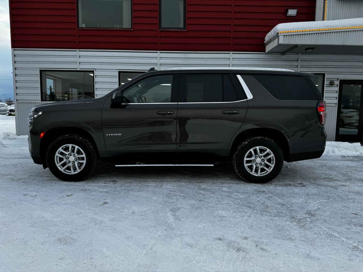 2021 Gray /Black Chevrolet Tahoe LT (1GNSKNKD0MR) with an 5.3L V8 Gasoline engine, located at 1960 Industrial Drive, Wasilla, 99654, (907) 274-2277, 61.573475, -149.400146 - Photo#2